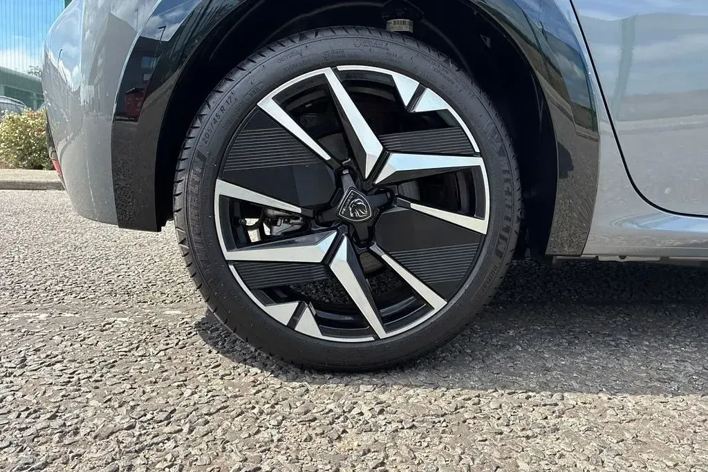New Peugeot e-208 GT 113 kW (154 HP) 2026 Grey Hatchback