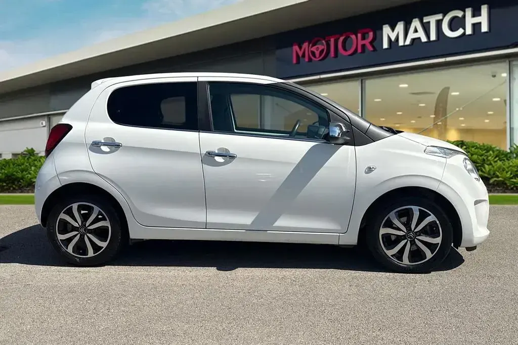 Used Citroën C1 Flair 68 HP (50 kW) 2016 White Hatchback