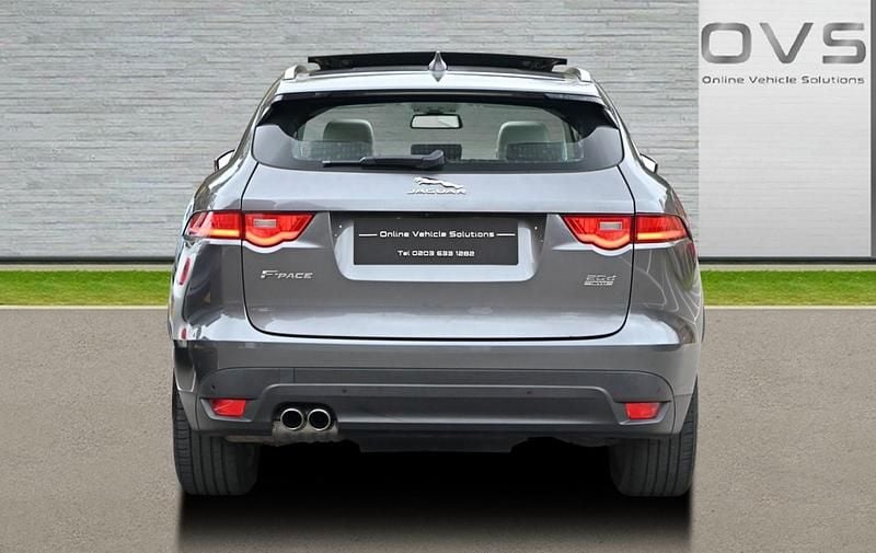 Used Jaguar F-Pace Portfolio 180 HP (132 kW) 2017 Grey SUV