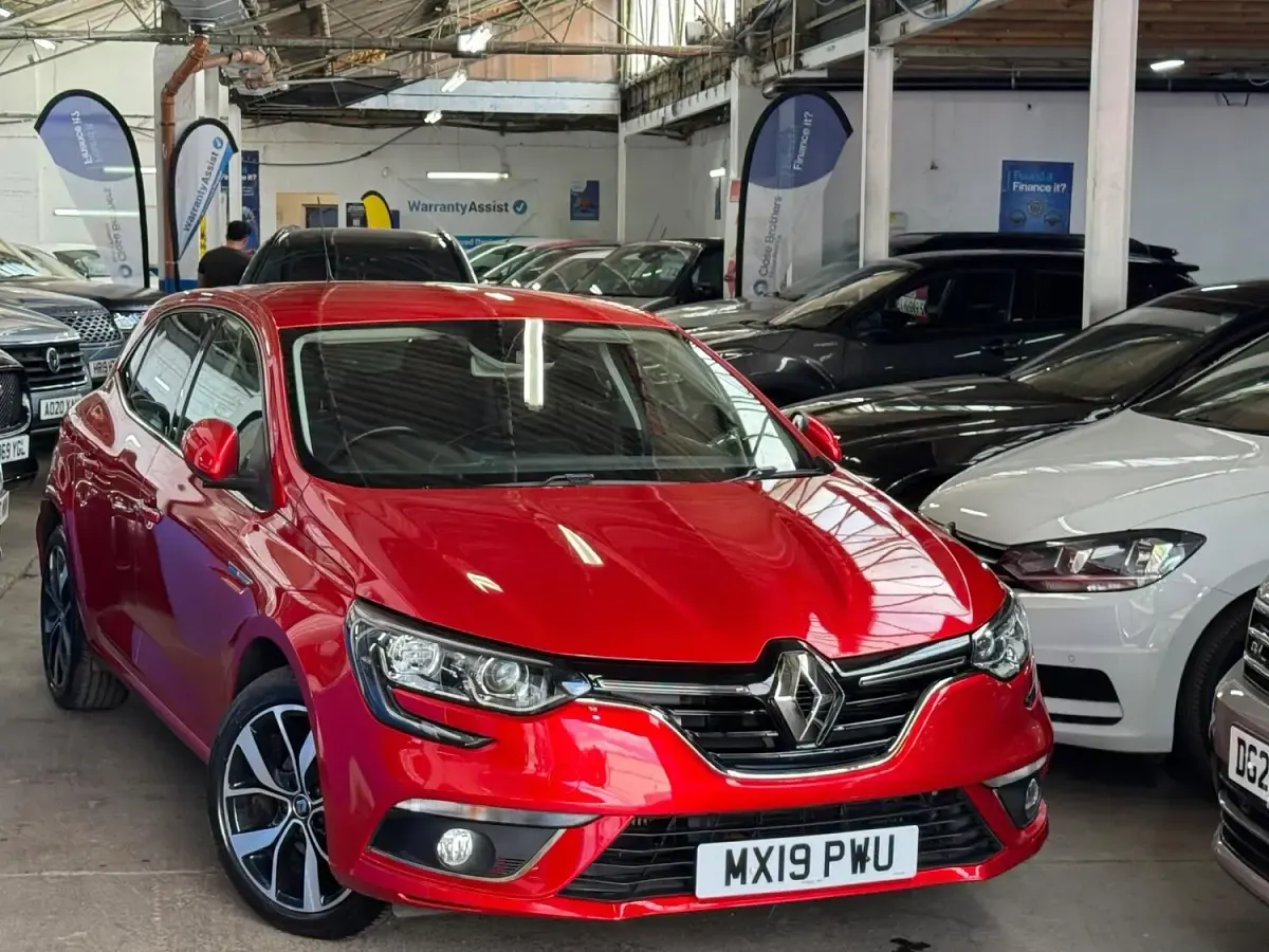 Used Renault Mégane IV Iconic 140 HP (102 kW) 2019 Red Hatchback