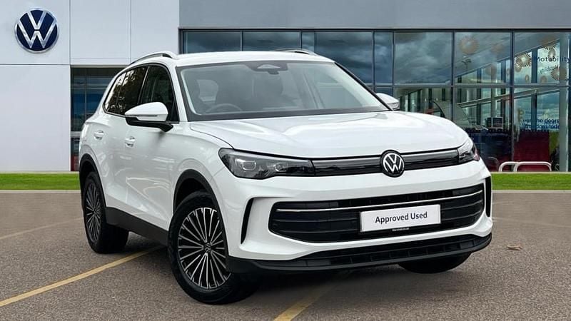 Pure white New 2025 VW Tiguan Match SUV | £36,622 (Good price) - Image 1/4