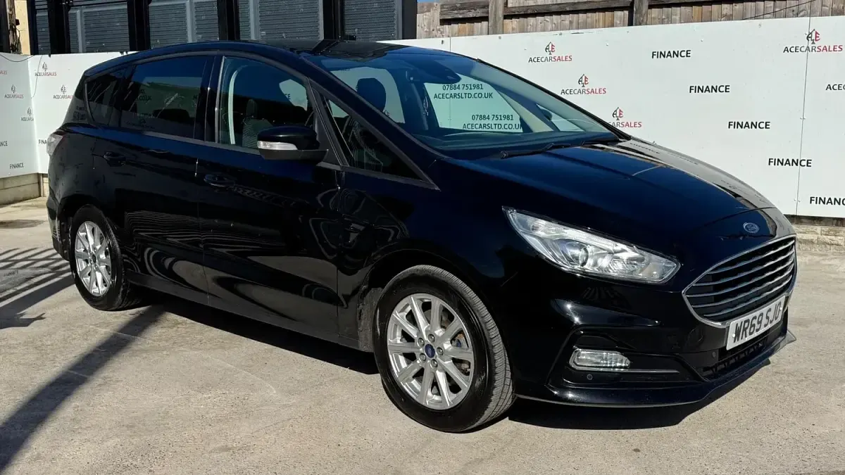 Used Ford S-MAX Zetec 150 HP (110 kW) 2019 Black MPV