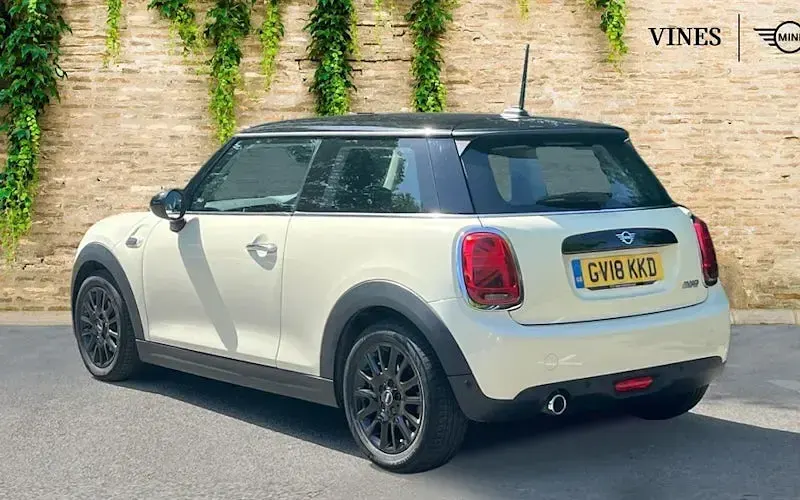 Used Mini Cooper Hatch 136 HP (100 kW) 2018 White Hatchback