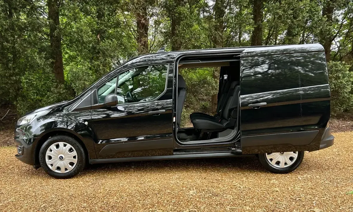 Used Ford Transit Connect Trend 100 HP (73 kW) 2023 Black MPV