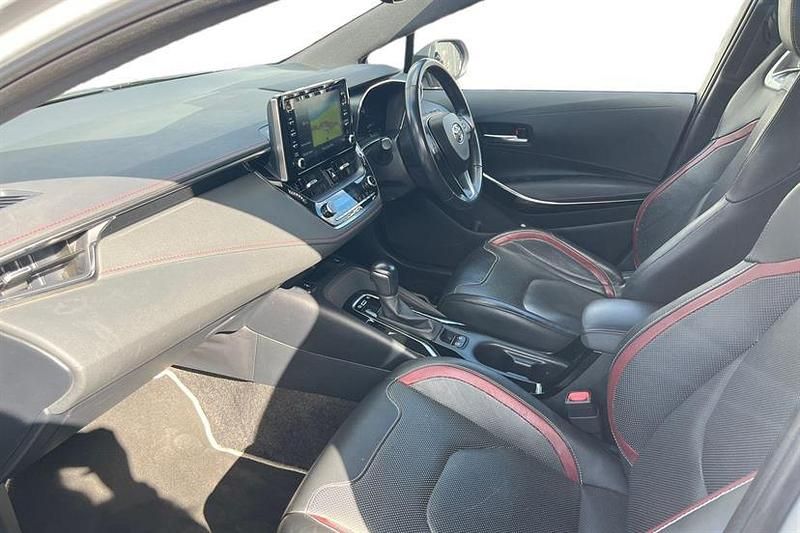 Used Toyota Corolla 122 HP (89 kW) 2020 Manhattan grey Hatchback