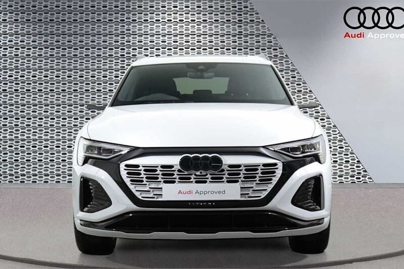 Used Audi Q8 e-tron Advanced 300 kW (408 HP) 2023 White SUV