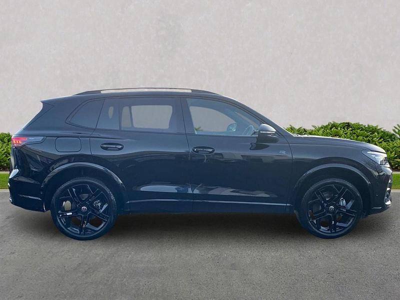 Used VW Tiguan R-line 204 HP (150 kW) 2025 Black SUV