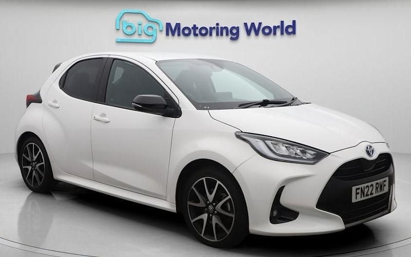 Used 2021 Toyota Yaris Hybrid Hatchback | £17,300 (Fair price) - Image 1/4