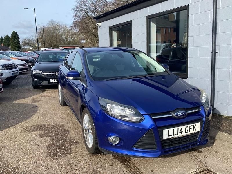Used Ford Focus Zetec 125 HP (91 kW) 2013 Blue Hatchback