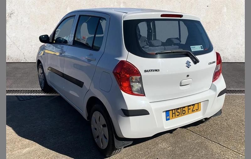 Used Suzuki Celerio 68 HP (50 kW) 2016 White Hatchback