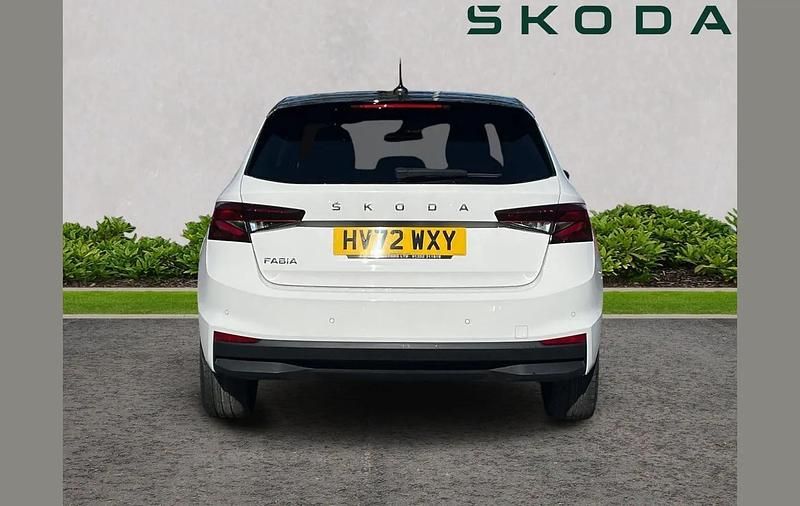 Used Skoda Fabia Colour Edition 108 HP (79 kW) 2022 White Hatchback