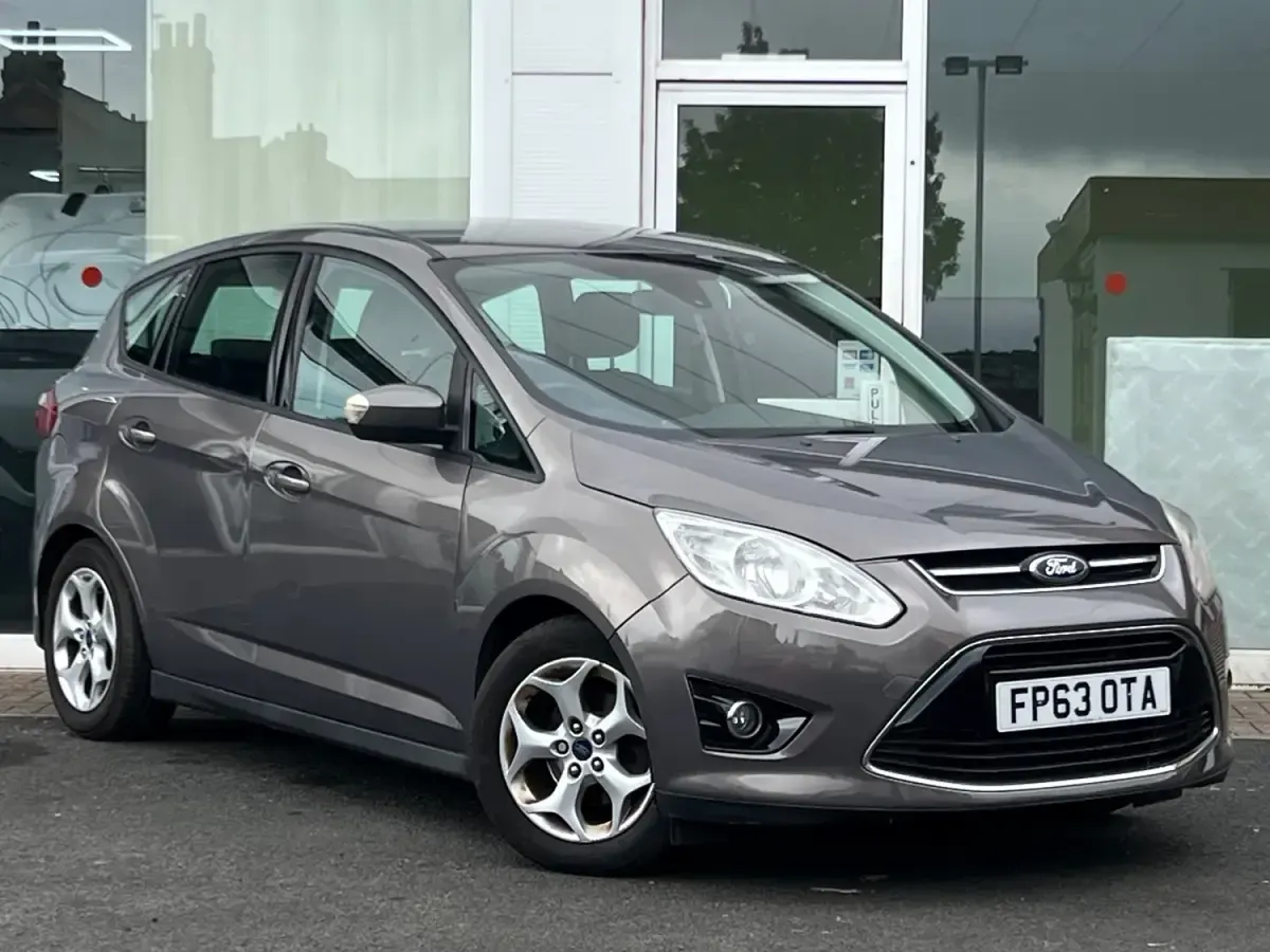 Usado Ford C-MAX Zetec 2013 Castanho Monovolume