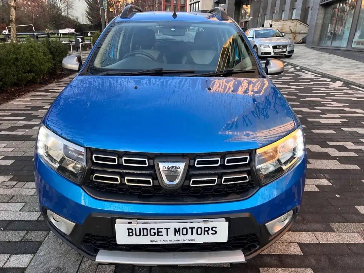 Gebraucht Dacia Sandero Ambiance 90 PS (66 kW) 2017 Blau Kleinwagen