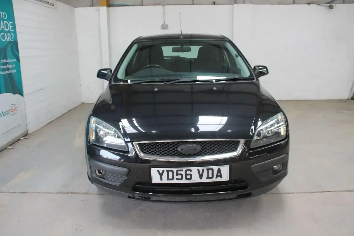 Used Ford Focus Zetec 100 HP (73 kW) 2006 Black Hatchback