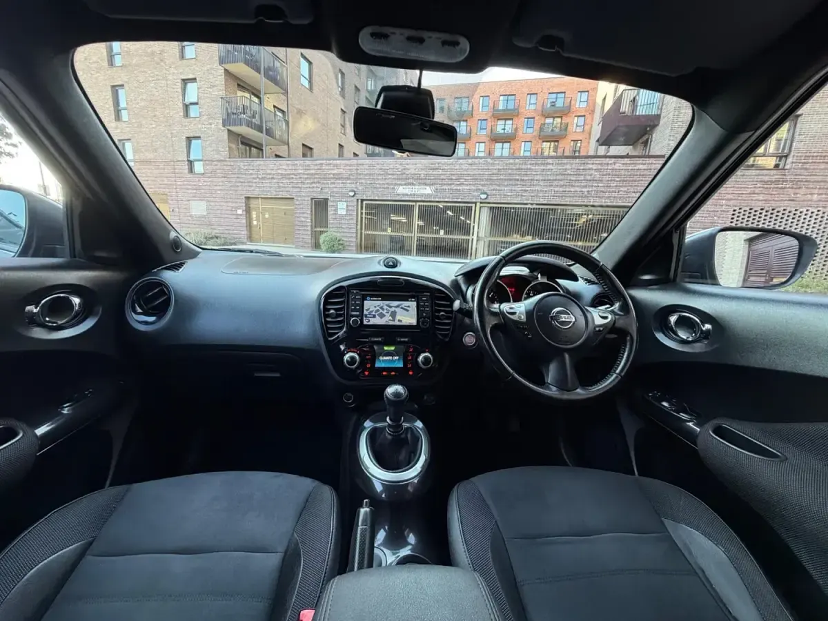 Used Nissan Juke N-Connecta 110 HP (80 kW) 2017 Silver SUV