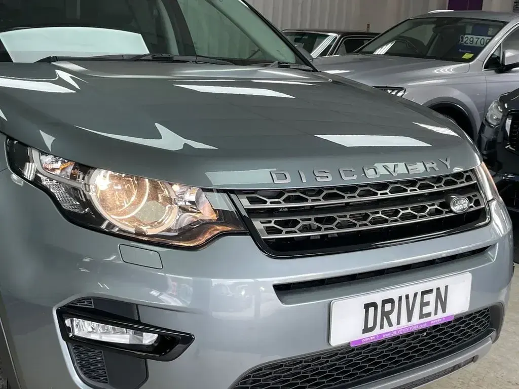 Used Land Rover Discovery Sport SE 147 HP (108 kW) 2019 Grey SUV