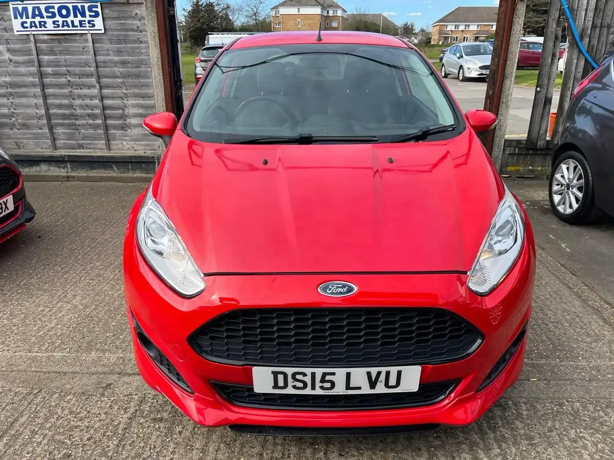 Used Ford Fiesta Zetec 2015 Red Hatchback