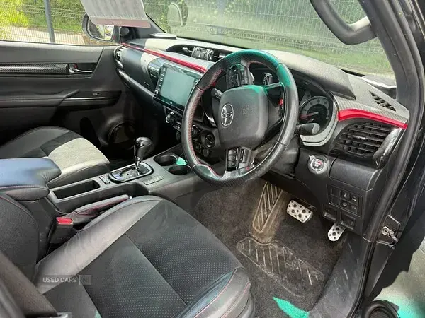 Used Toyota HiLux Sport 204 HP (150 kW) 2024 Black Pickup