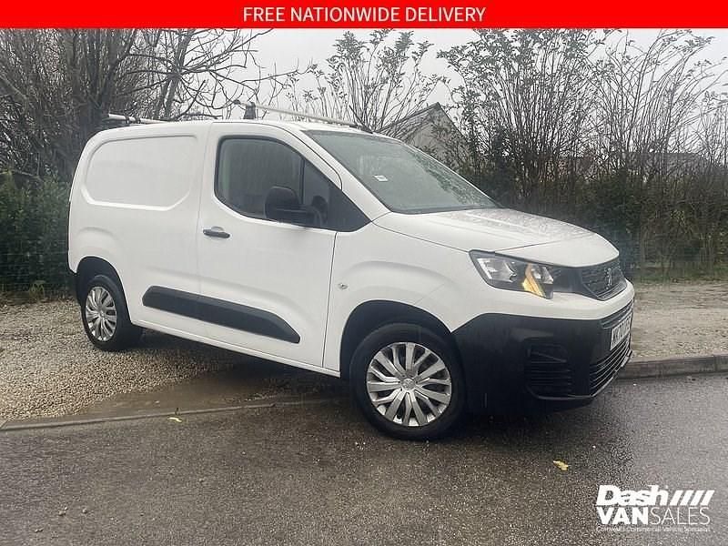 White Used 2020 Peugeot Partner MPV | £9,750 (Fair price) - Image 1/2