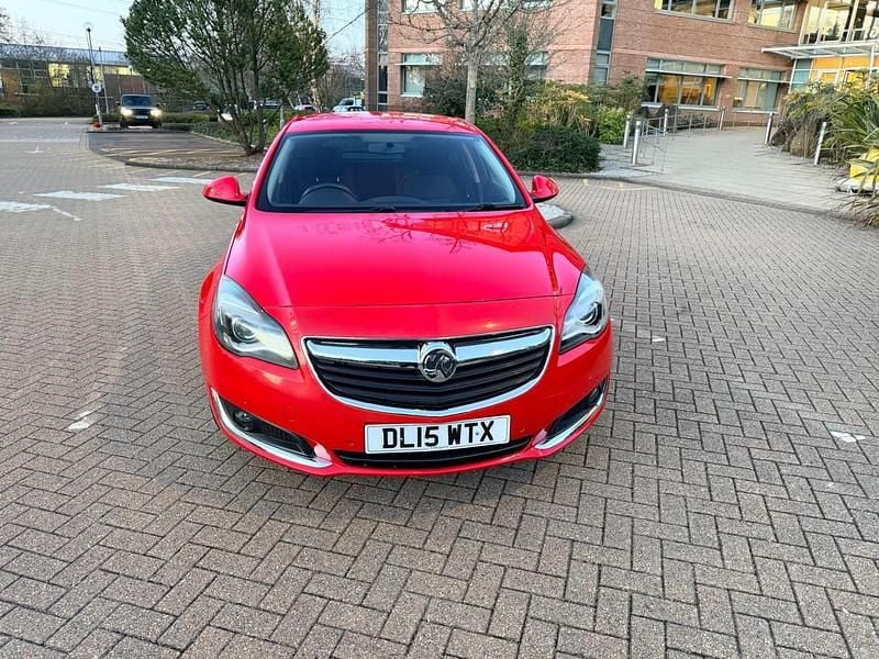 Used Vauxhall Insignia SRi 140 HP (102 kW) 2015 Red Hatchback