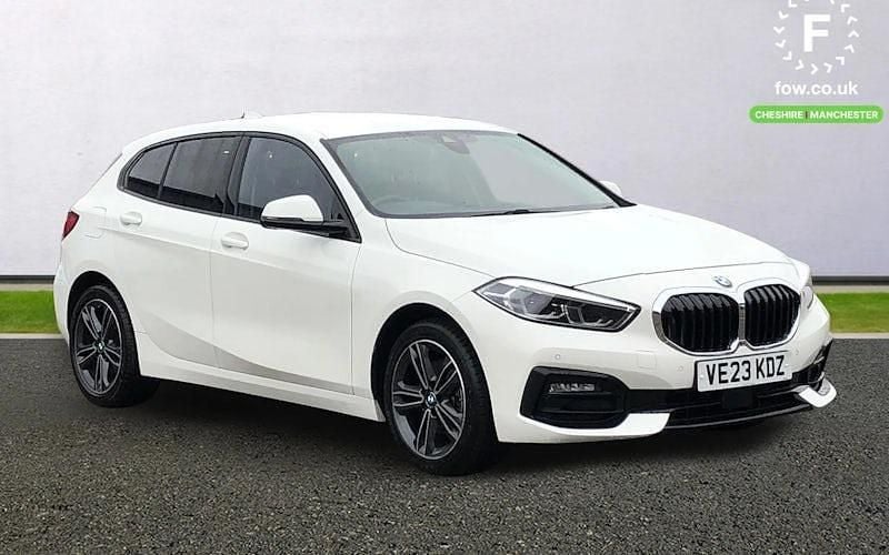 Used BMW 118 Sport Line 136 HP (100 kW) 2023 White Hatchback