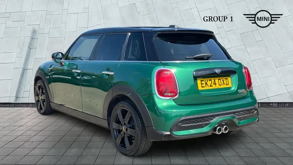 Used Mini Cooper S Classic 176 HP (129 kW) 2024 Green Hatchback