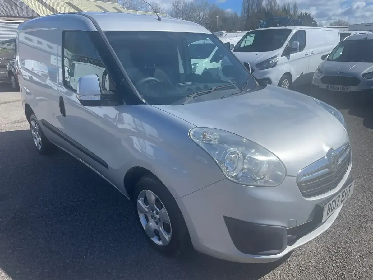 Used Vauxhall Combo Sportive 95 HP (69 kW) 2017 Silver MPV