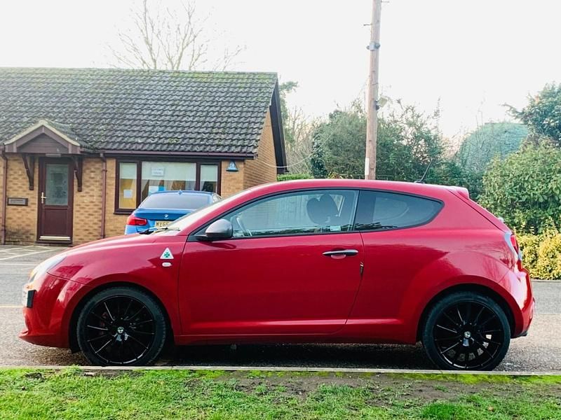 Used Alfa Romeo MiTo Quadrifoglio Verde 170 HP (125 kW) 2016 Red Hatchback