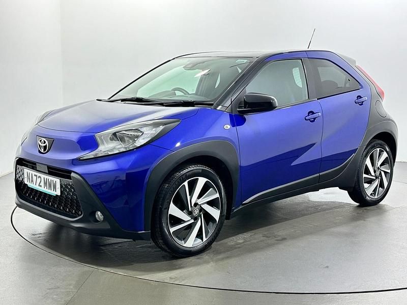 Used Toyota Aygo X 72 HP (52 kW) 2023 Blue SUV