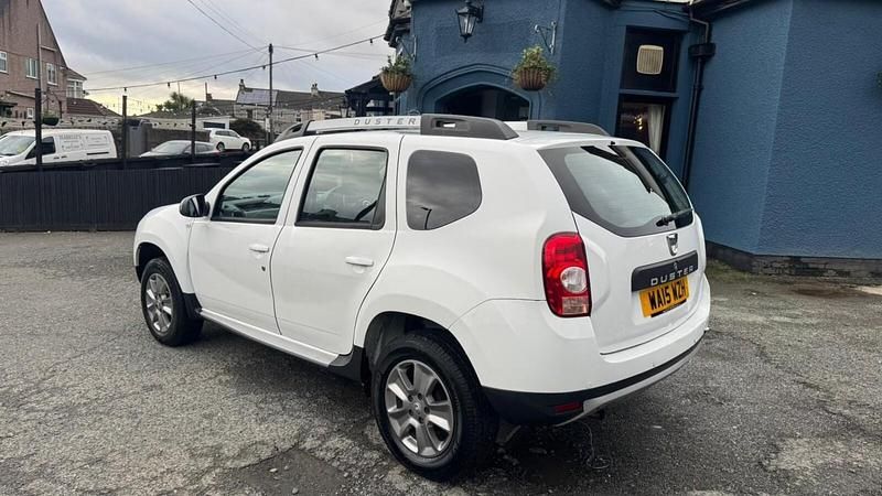 Second-hand Dacia Duster Lauréate 110 CP (80 kW) 2015 Alb SUV