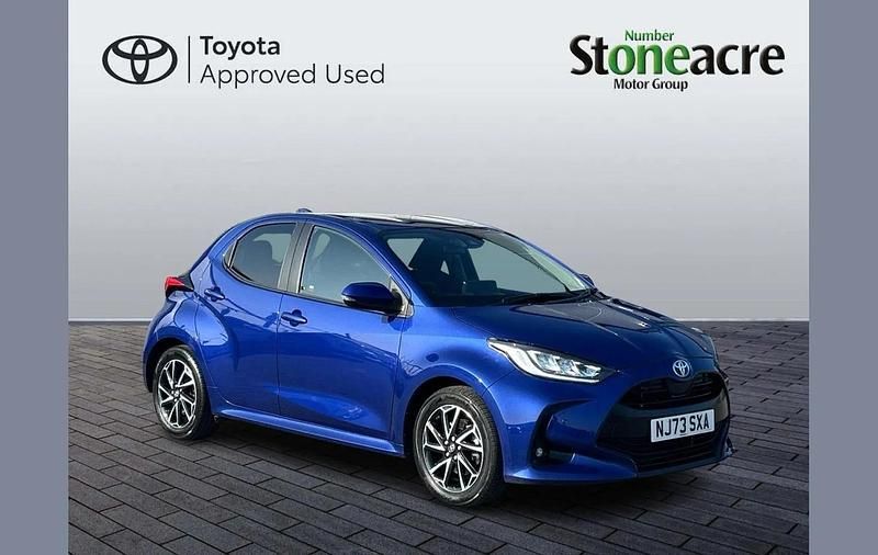 Used Toyota Yaris Hybrid Design 116 HP (85 kW) 2023 Blue Hatchback