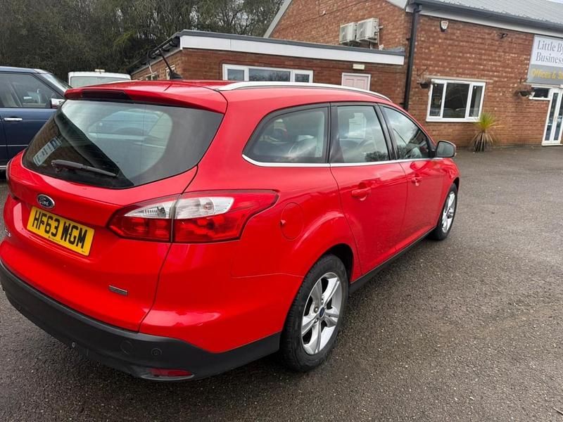 Used Ford Focus Zetec 2013 Red Estate