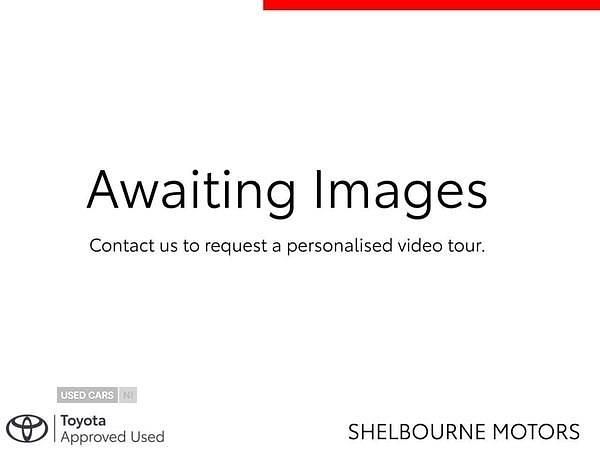 Silver Used 2021 Toyota Yaris Hybrid Design Hatchback | £14,900 (Good price) - Image 1/4