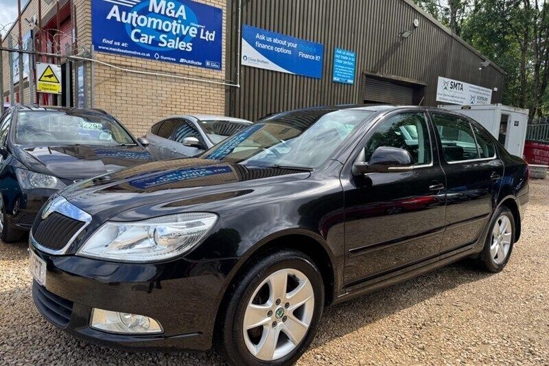 Black Used 2011 Skoda Octavia Elegance Hatchback | £2,995 (Super price) - Image 1/1