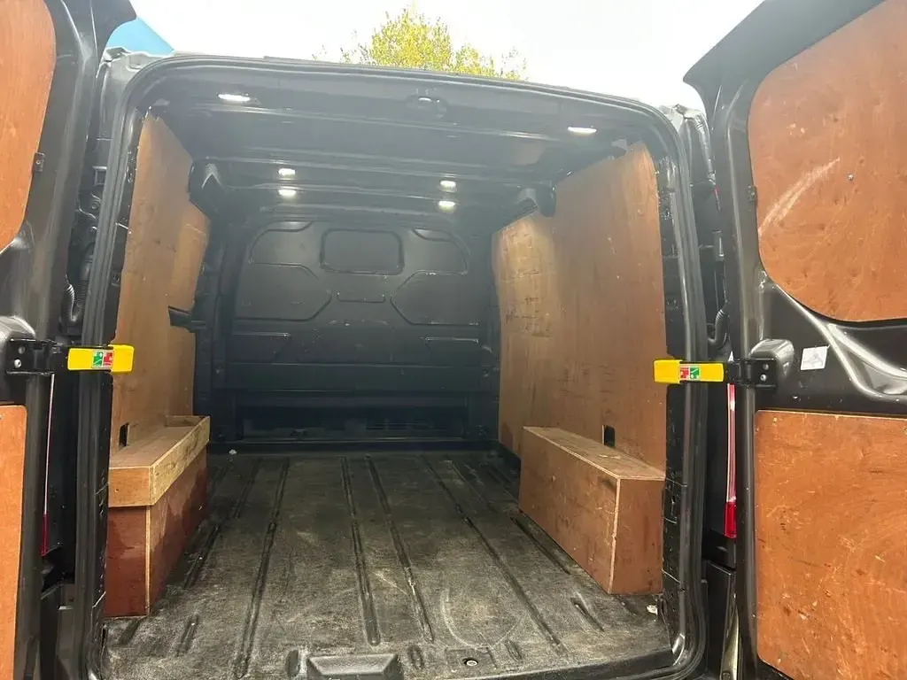 Używany Ford Transit Custom Limited 130 KM (95 kW) 2022 Szary Van