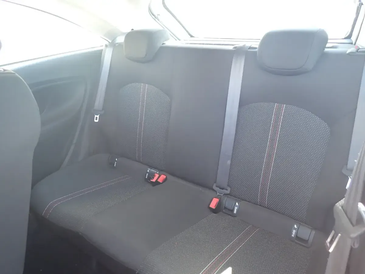 Used Vauxhall Corsa SRi 100 HP (73 kW) 2018 White Hatchback