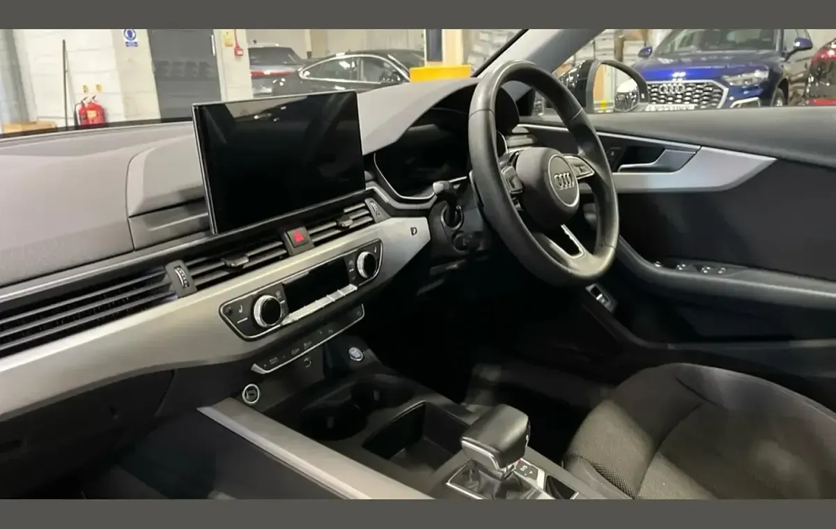 Used Audi A4 Comfort 150 HP (110 kW) 2023 Black Estate