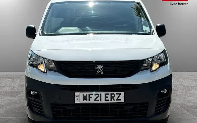 Used Peugeot Partner 102 HP (75 kW) 2021 White MPV