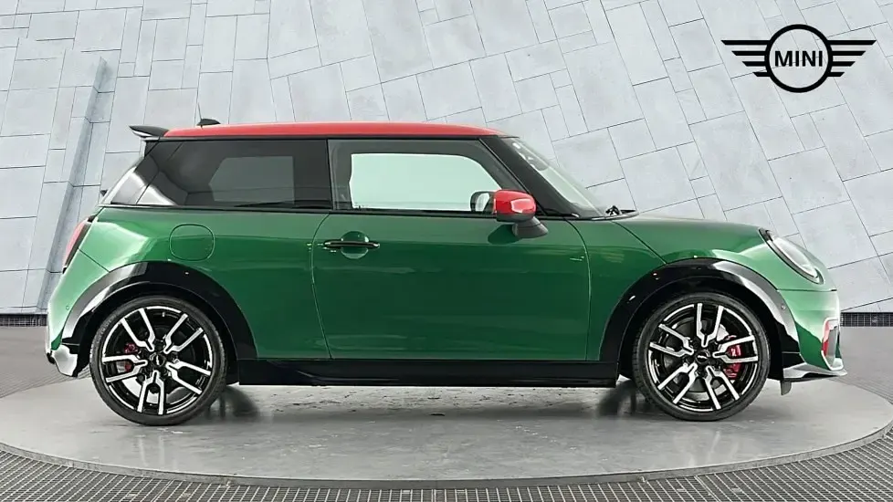 Used Mini John Cooper Works Hatch 228 HP (167 kW) 2026 Green Hatchback