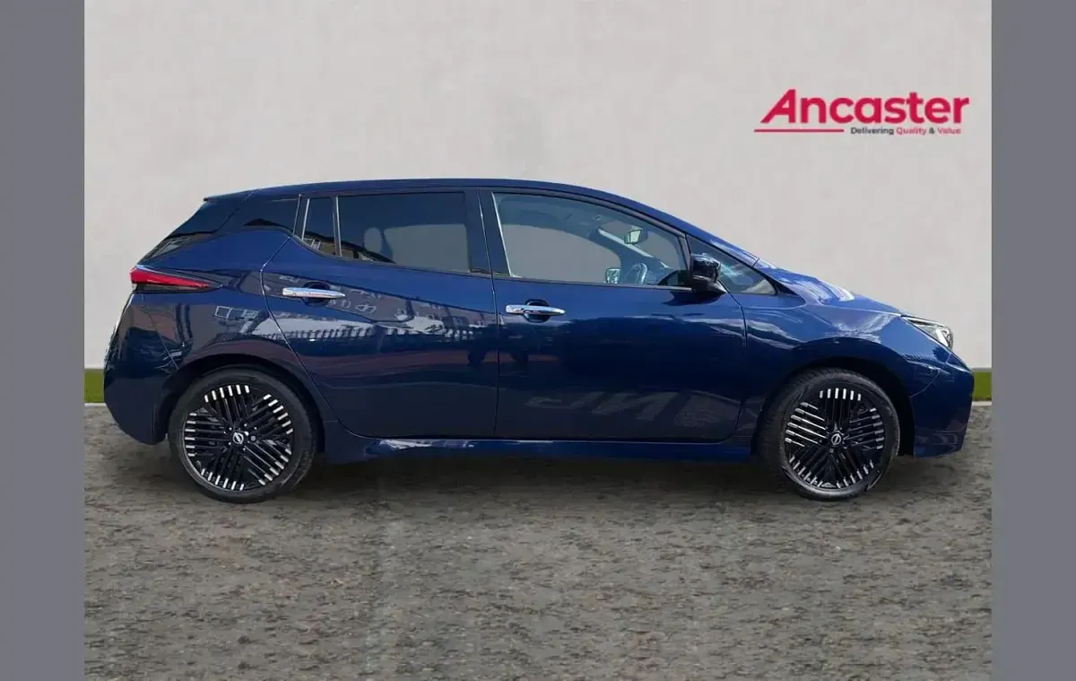 Used Nissan Leaf N-Connecta 110 kW (150 HP) 2022 Blue Hatchback