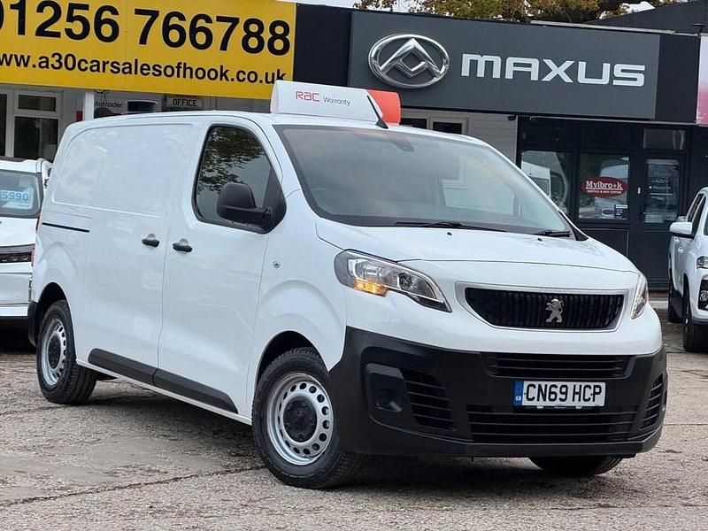 Used Peugeot Expert S 2019 White Van