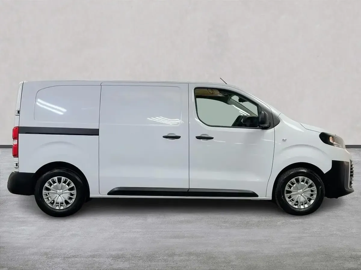 Used Toyota Proace 120 HP (88 kW) 2025 White MPV