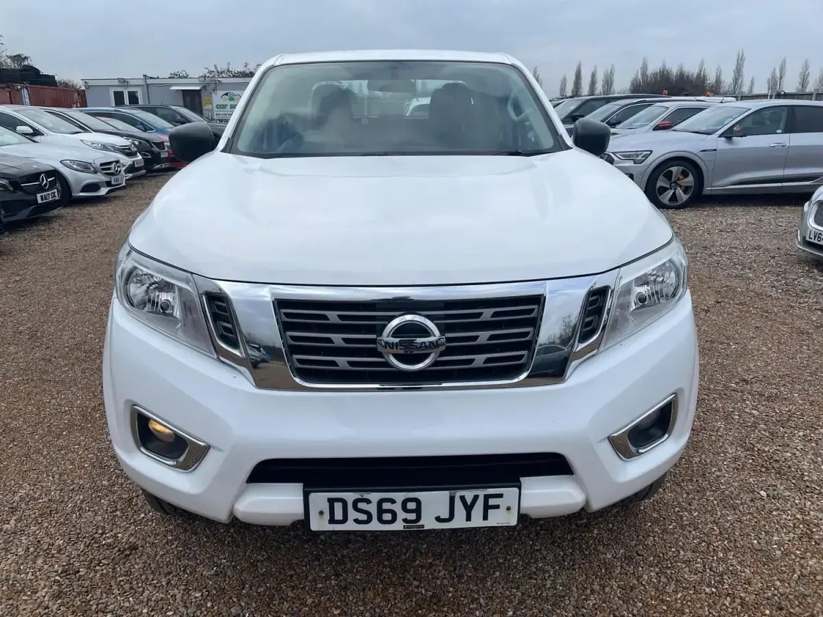 Używany Nissan Navara Acenta 2019 Biały Pickup