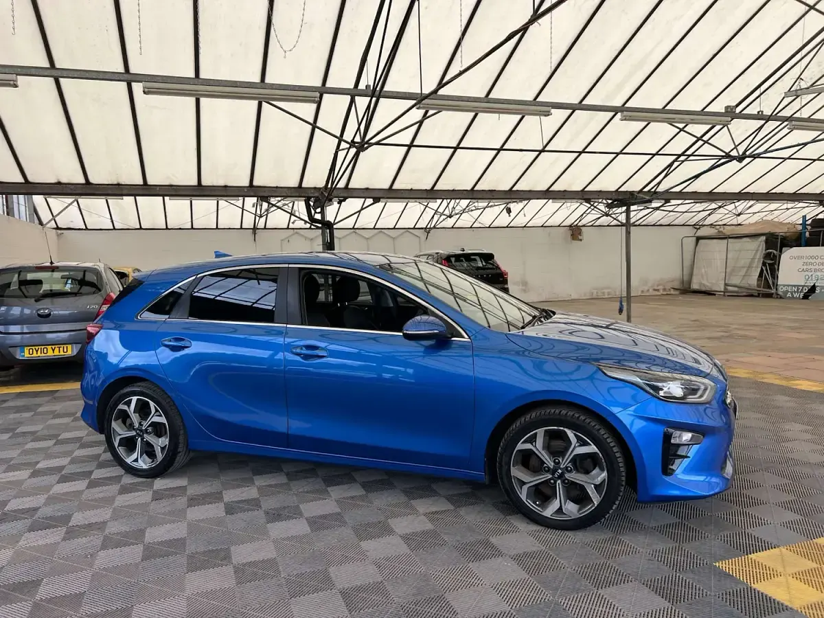 Used Kia Ceed 138 HP (101 kW) 2019 Blue Hatchback
