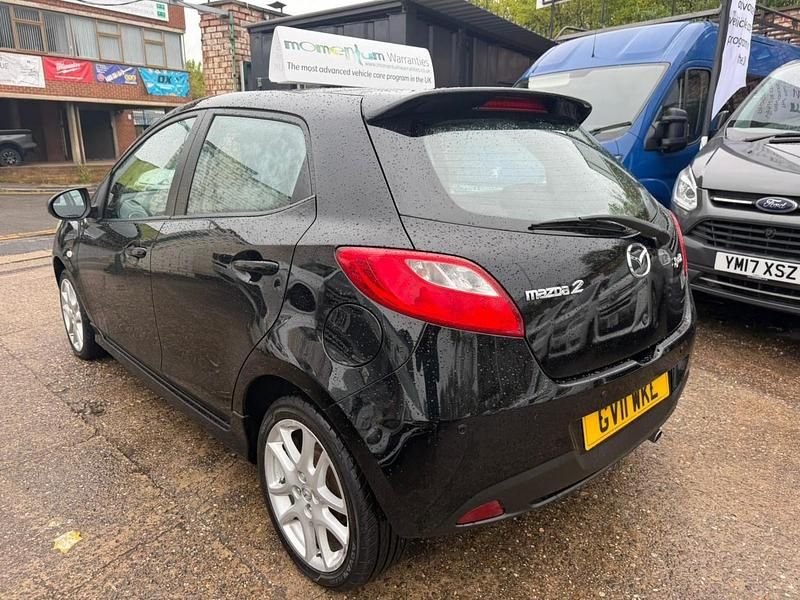 Begagnad Mazda 2 Inclusive 102 HK (75 kW) 2011 Svart Halvkombi