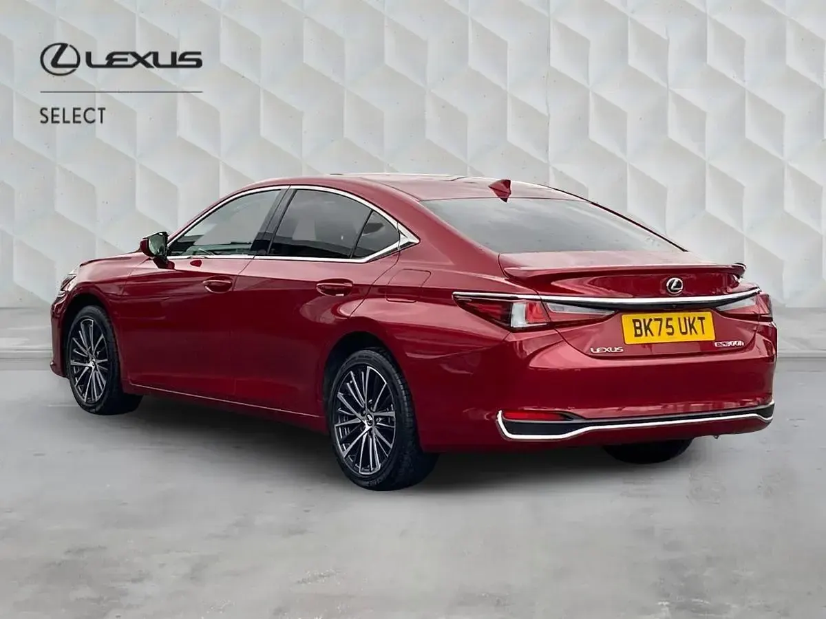 Used Lexus ES300H 2025 Red Sedan