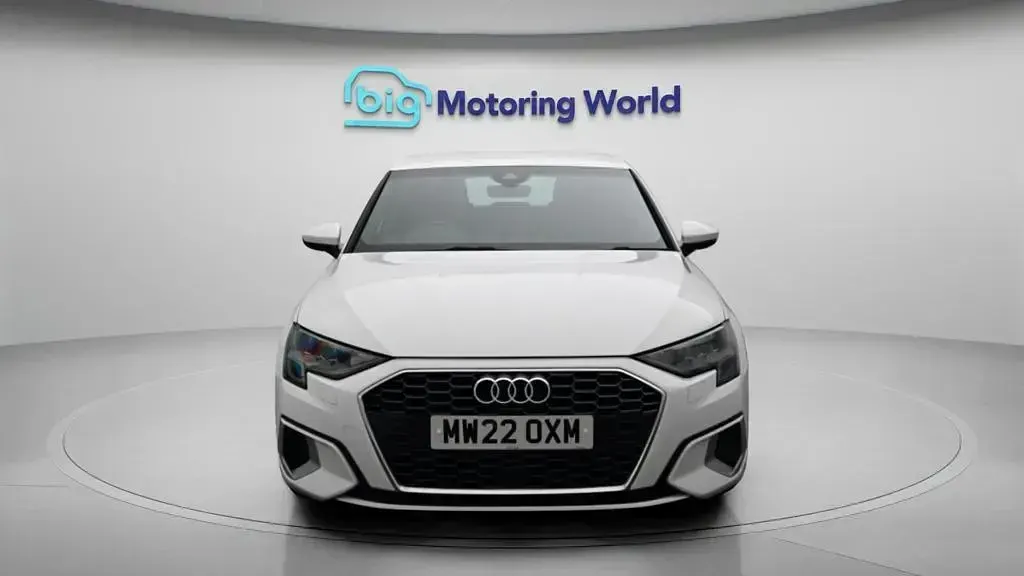 Used Audi A3 Sportback Sport 204 HP (150 kW) 2022 White Hatchback