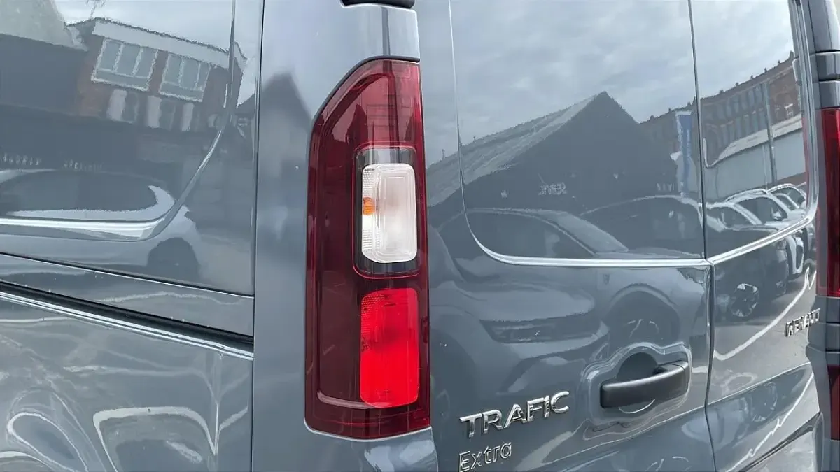Used Renault Trafic 128 HP (94 kW) 2023 Grey MPV