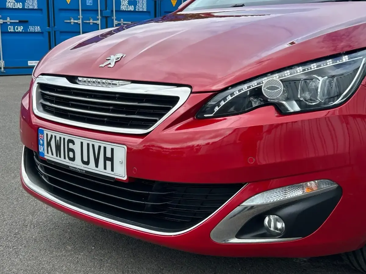 Used Peugeot 308 Allure 130 HP (95 kW) 2016 Red Estate