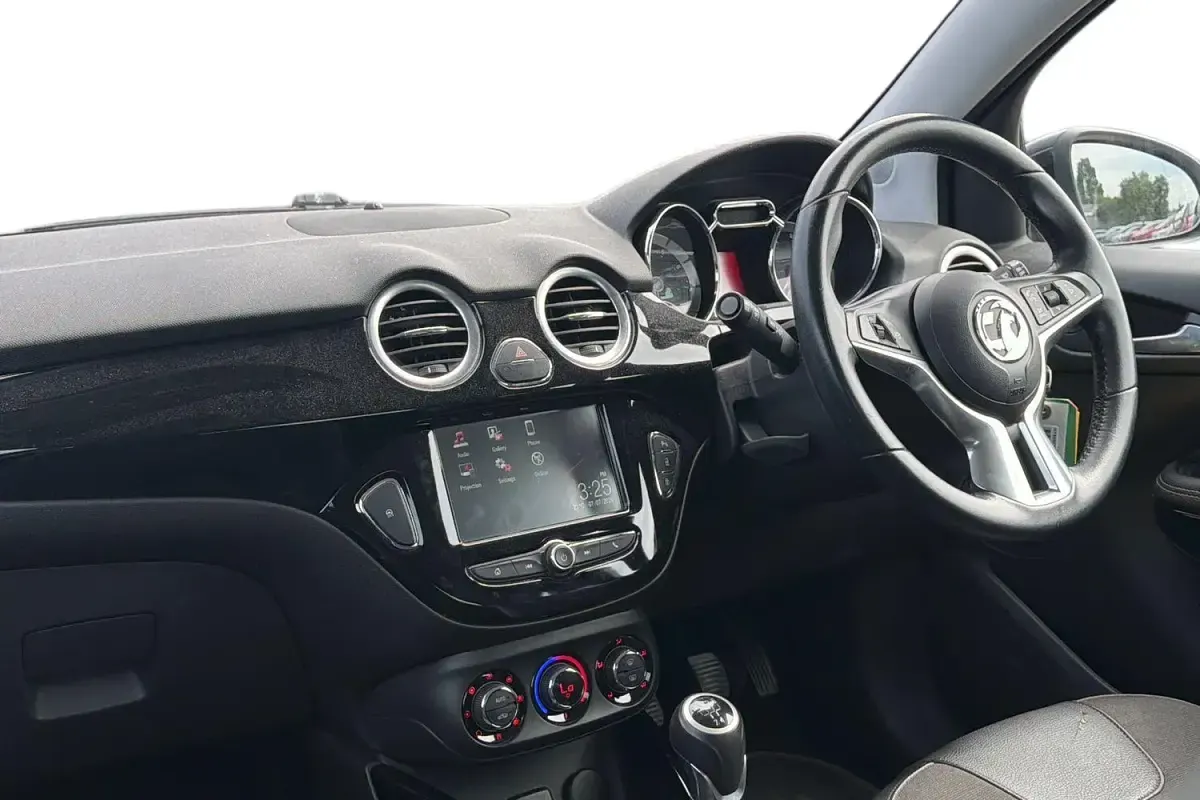 Used Vauxhall Adam Slam 70 HP (51 kW) 2016 White Hatchback